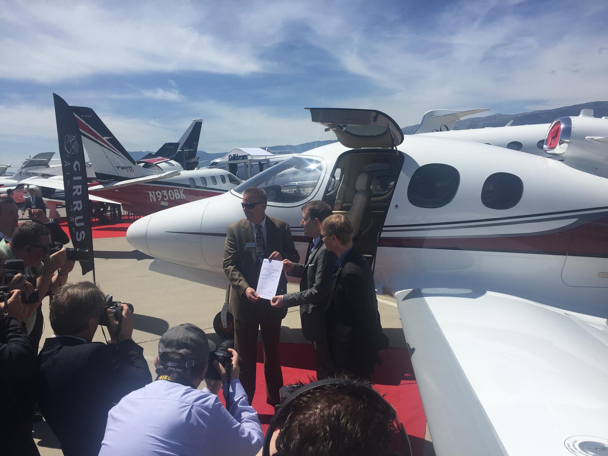 Cirrus Aircraft Earns EASA Approval as First Vision Jet Arrives in ...
